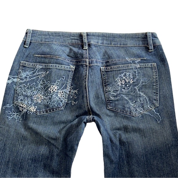 VINTAGE BEBE work of art women's angel embroidered lowrise flare jeans, 29". - Picture 8 of 10